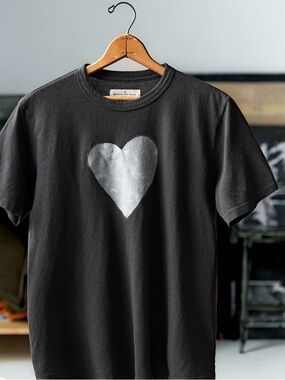 🔘imogene + willie Black Short Sleeve Tee with White Heart